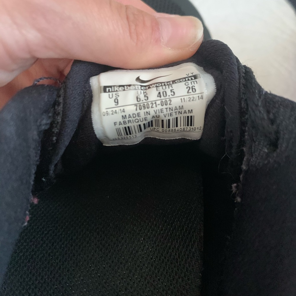 Nike 2014 Running Sneakers - Picture 3 of 4